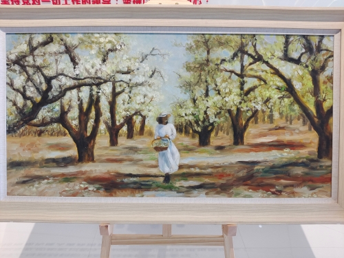 &ldquo;最美女人花--女画家画梨花&rdquo;油画作品在呈贡区开展